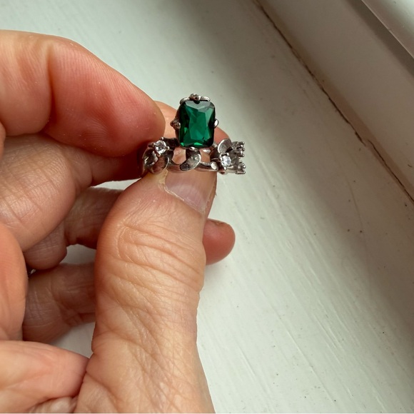 Vintage Jewelry - Sterling green zircon ring